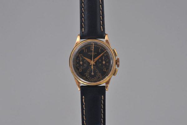 Universal Geneve Compax 7038