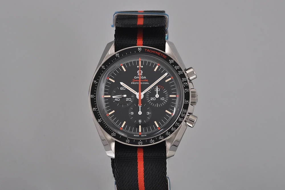 9510289090012-01 OMEGA Speedy Ultraman 31112423001001