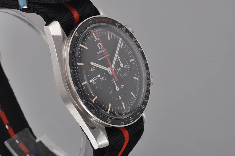 9510289090012-04 OMEGA Speedy Ultraman 31112423001001