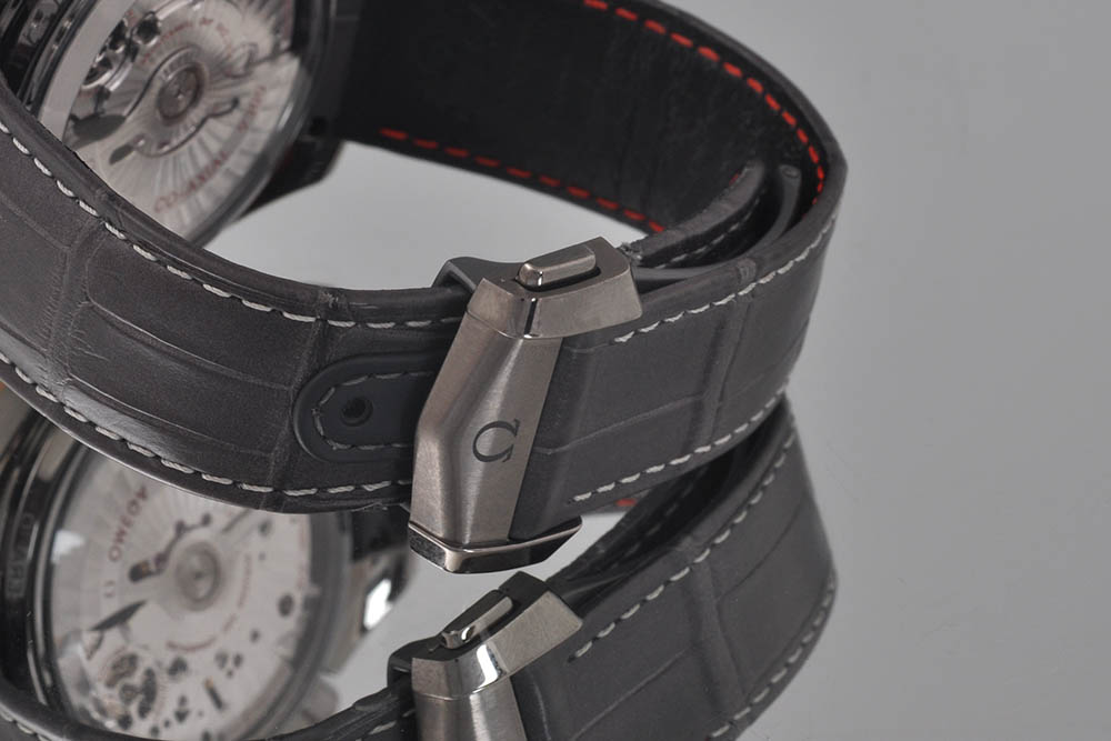 9610010030012-10 OMEGA Speedmaster