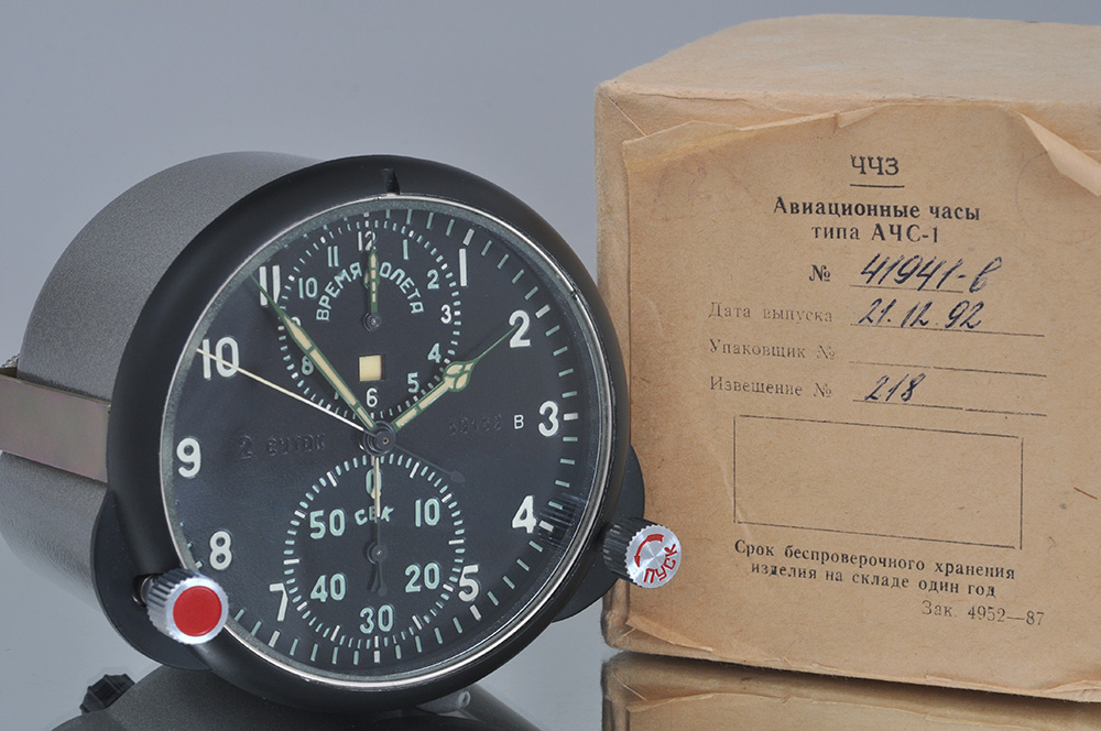 9610100030012-04 Mig 29 Borduhr