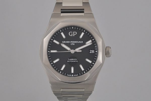 Girard Perregaux Laureato  81010-11-634-11A