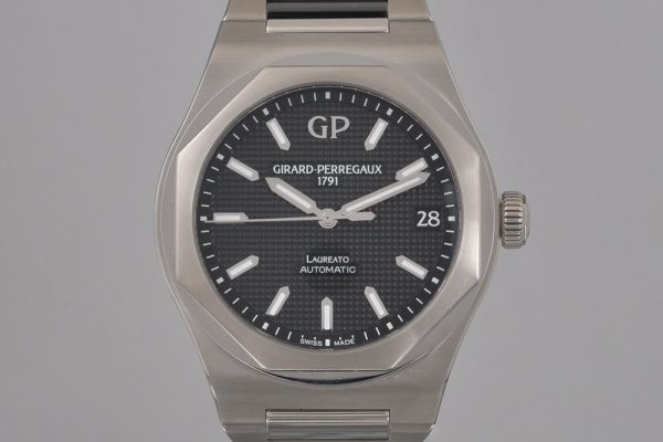 Girard Perregaux Laureato  81010-11-634-11A