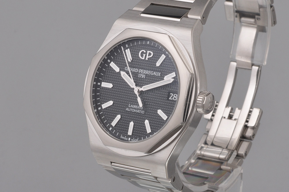 9610117050012-03 Girard Perregaux Laureato 81010-11-634-11A