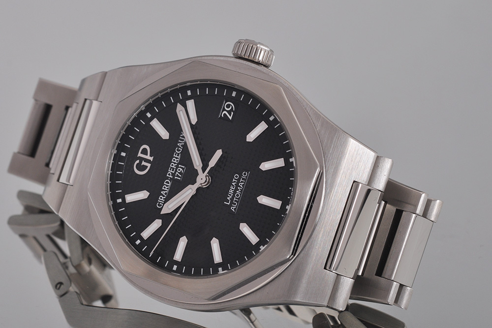 9610117050012-07 Girard Perregaux Laureato 81010-11-634-11A