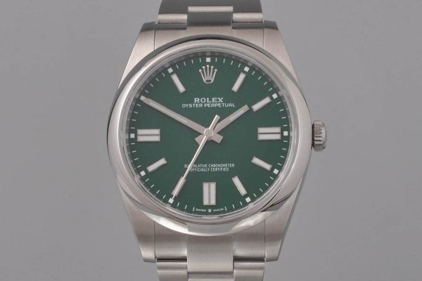 ROLEX Oyster Perpetual 124300
