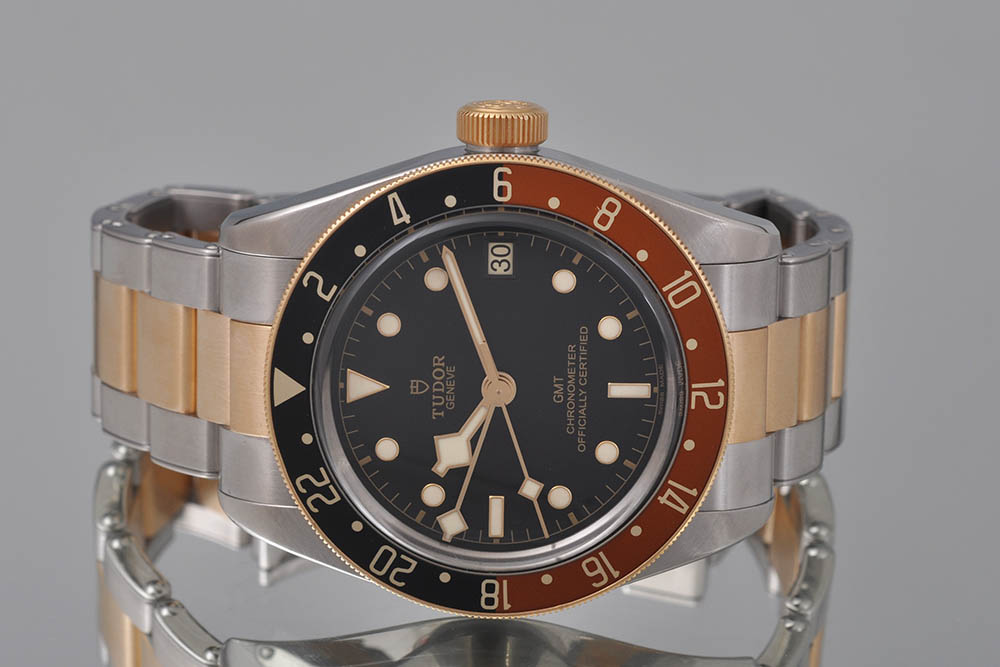 9610260090012-05 Tudor Black Bay 79833MN